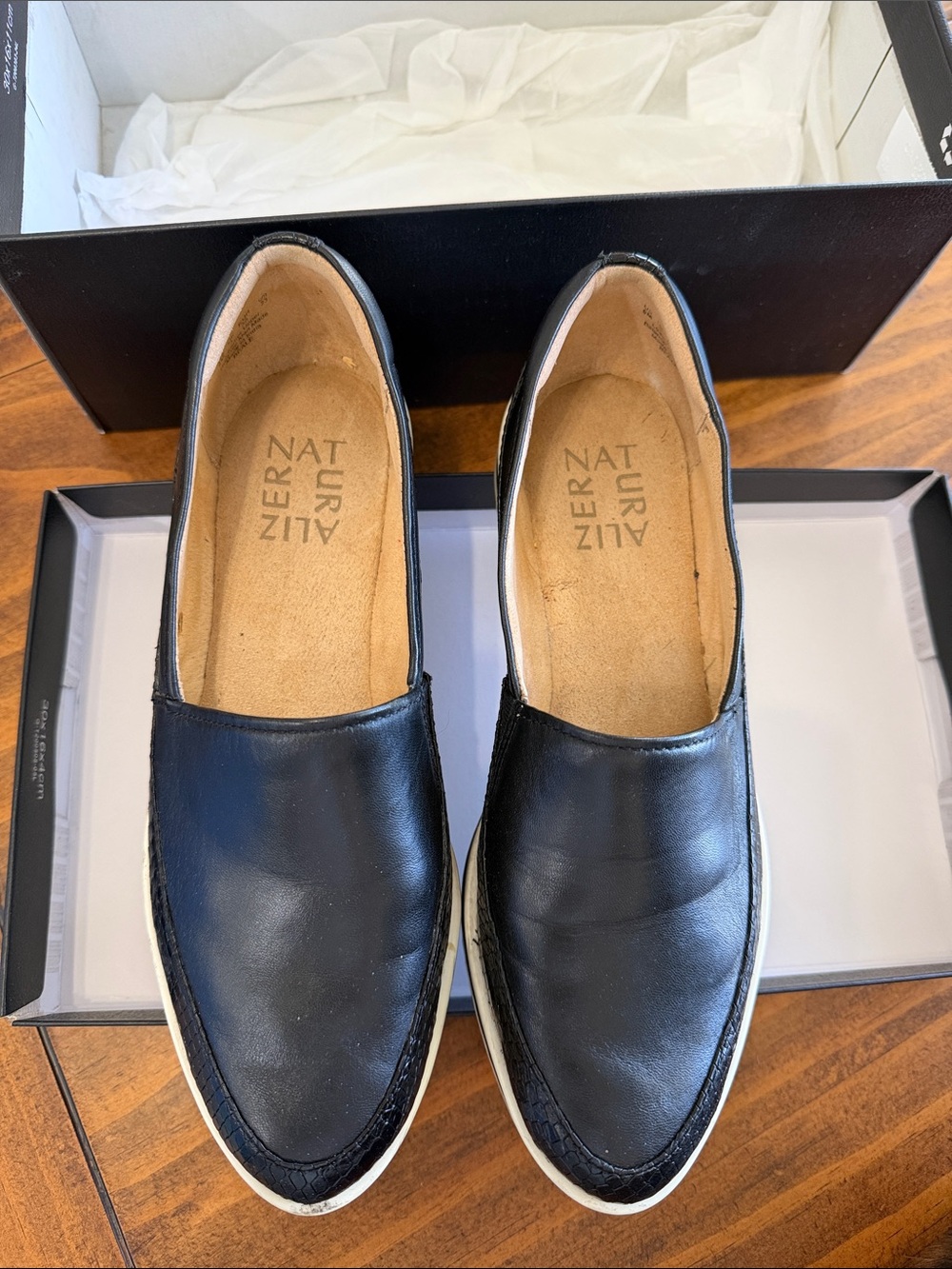 Women’s Size 6 Naturalizer Black Leather Slip-On Loafers with White Sole Trim